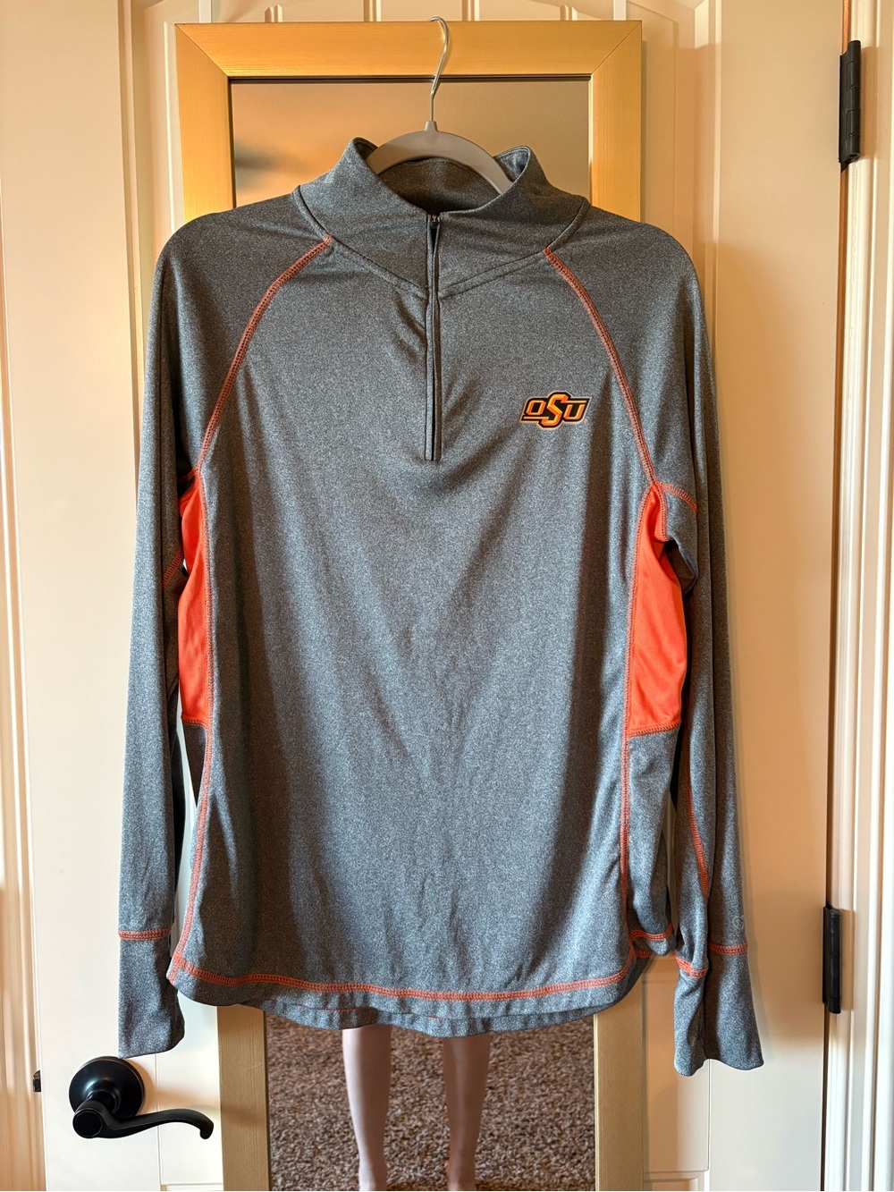 Colosseum Heather Gray Pullover with Logo